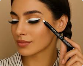 💄 Makeup Trends That Ruled Indian Beauty