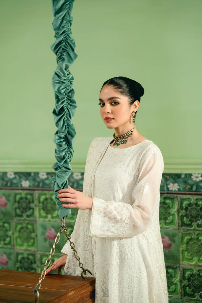 Why White Chikankari Sets Were the New Power Suits This Winter
